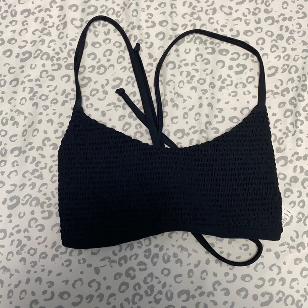 Black hollister top